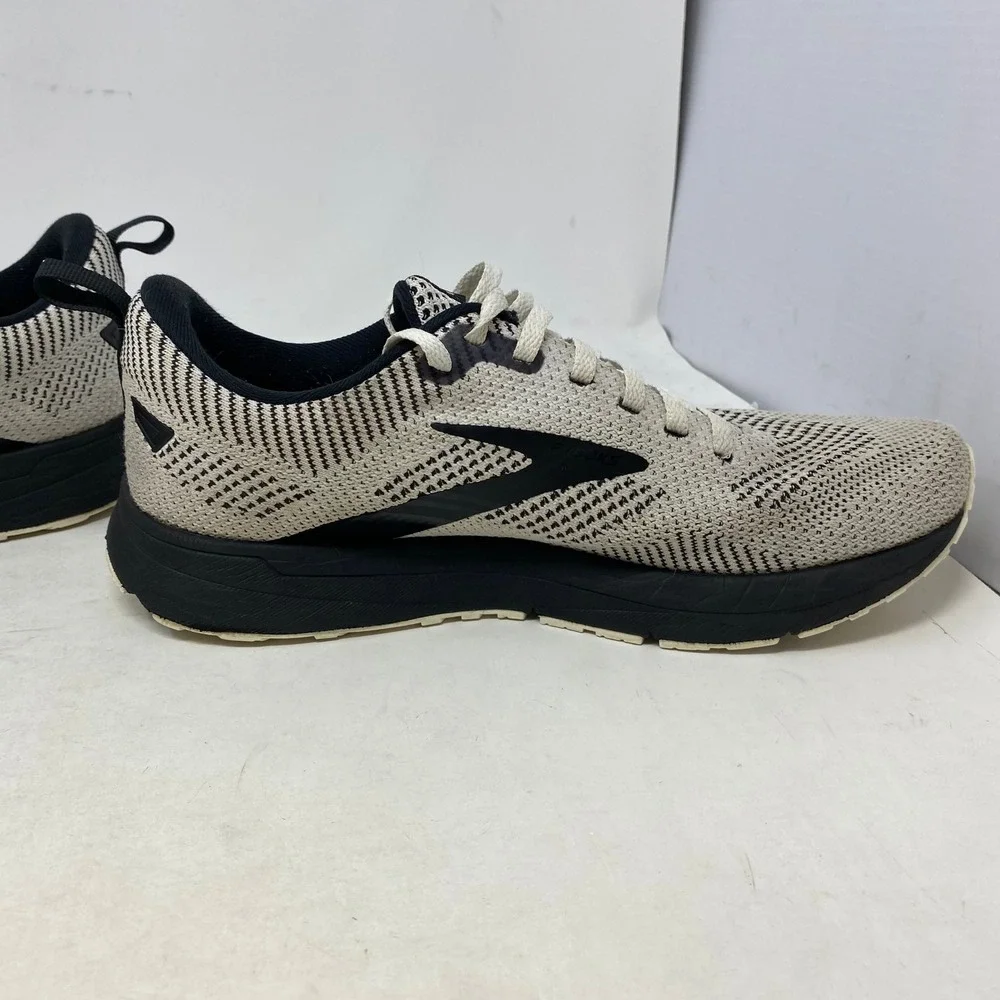 Brooks‎ Revel 5 Womens Running Shoes White Black 1203611B121 Size 9.5 Medium B